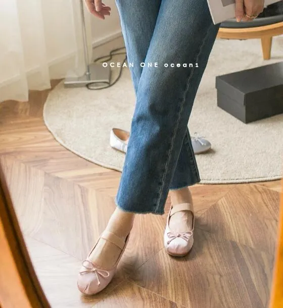 Chicmy Classic Silk Ballet Shoes Elastic Band Ballet Shoes Women Round Toe Bowtie Women Flats Elegant Valentine Shoes 03