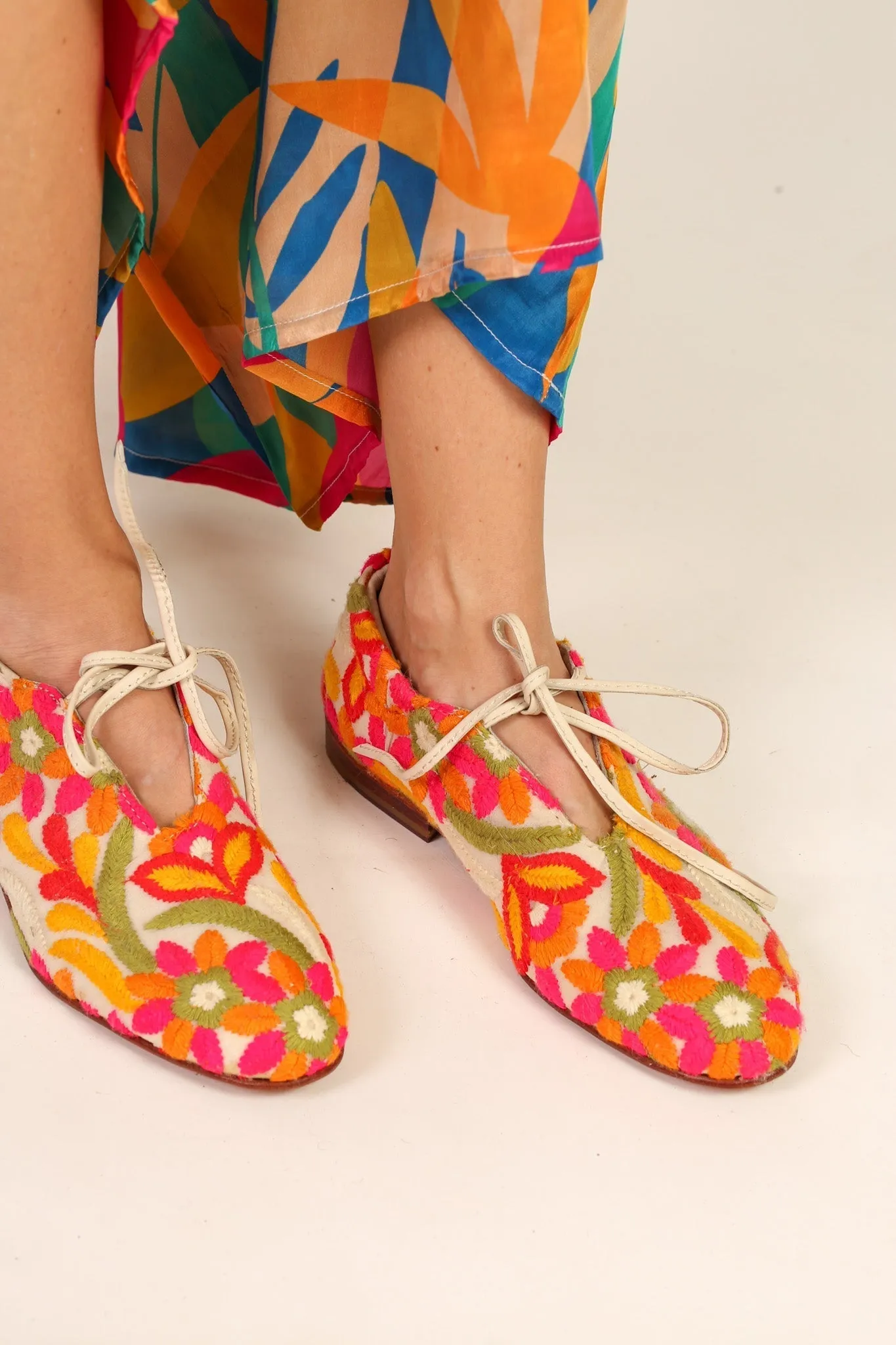 EMBROIDERED SILK FLATS LARA