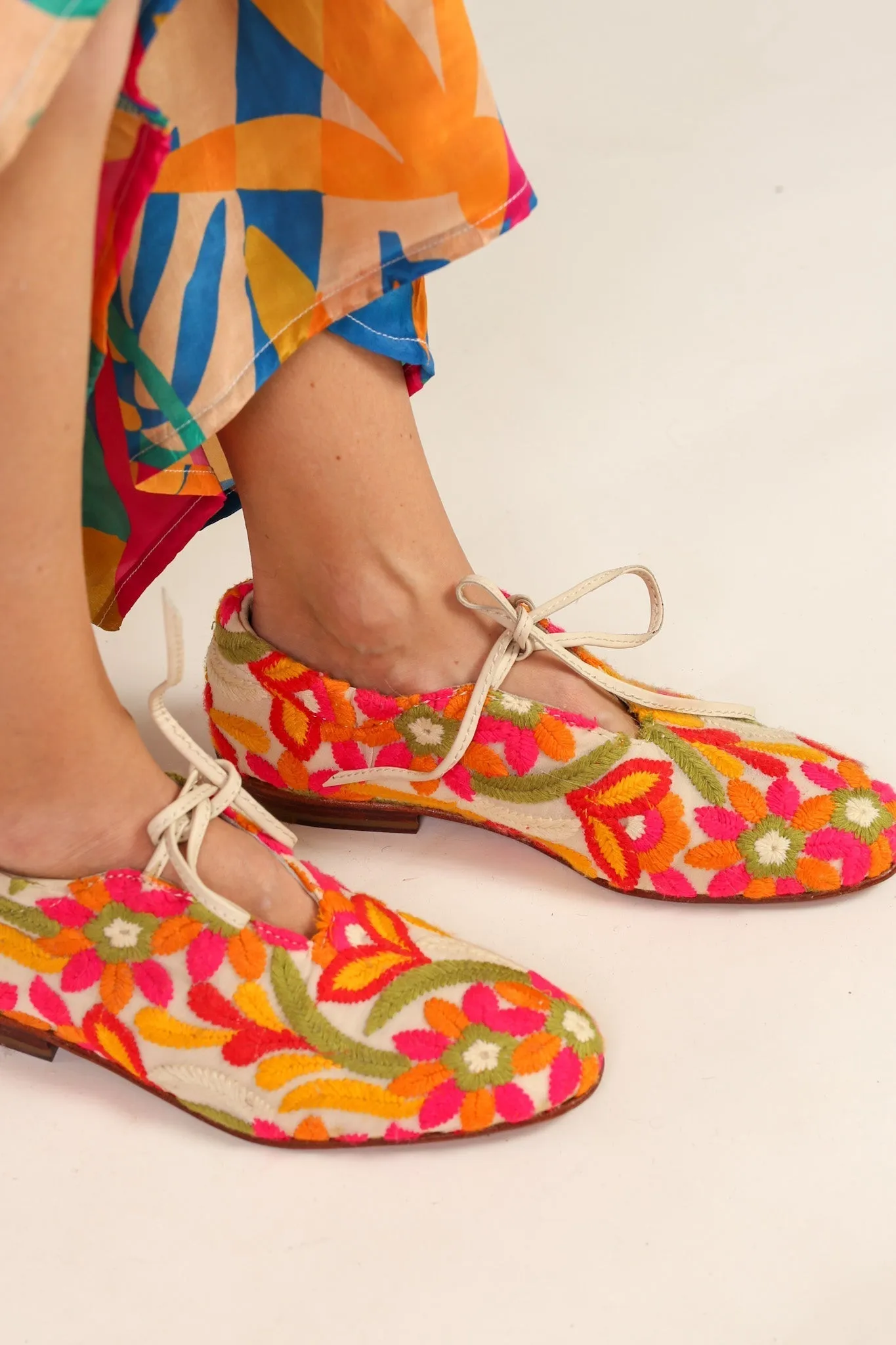 EMBROIDERED SILK FLATS LARA