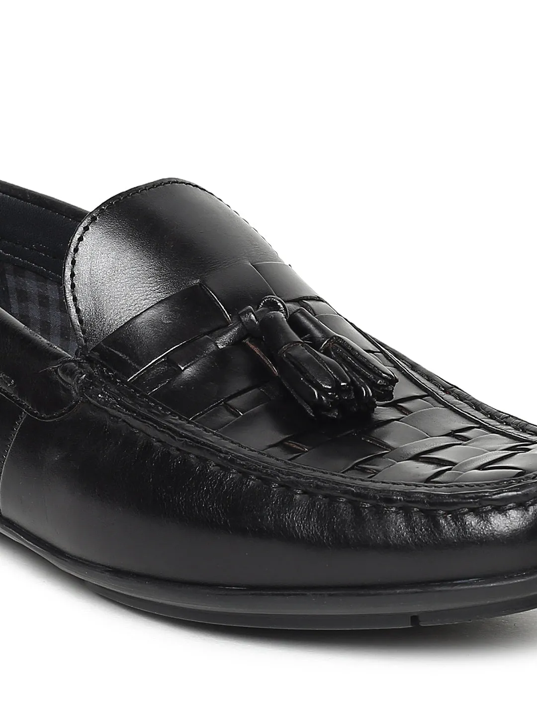 Men Black Basket Weave Textured Tassel Loafers