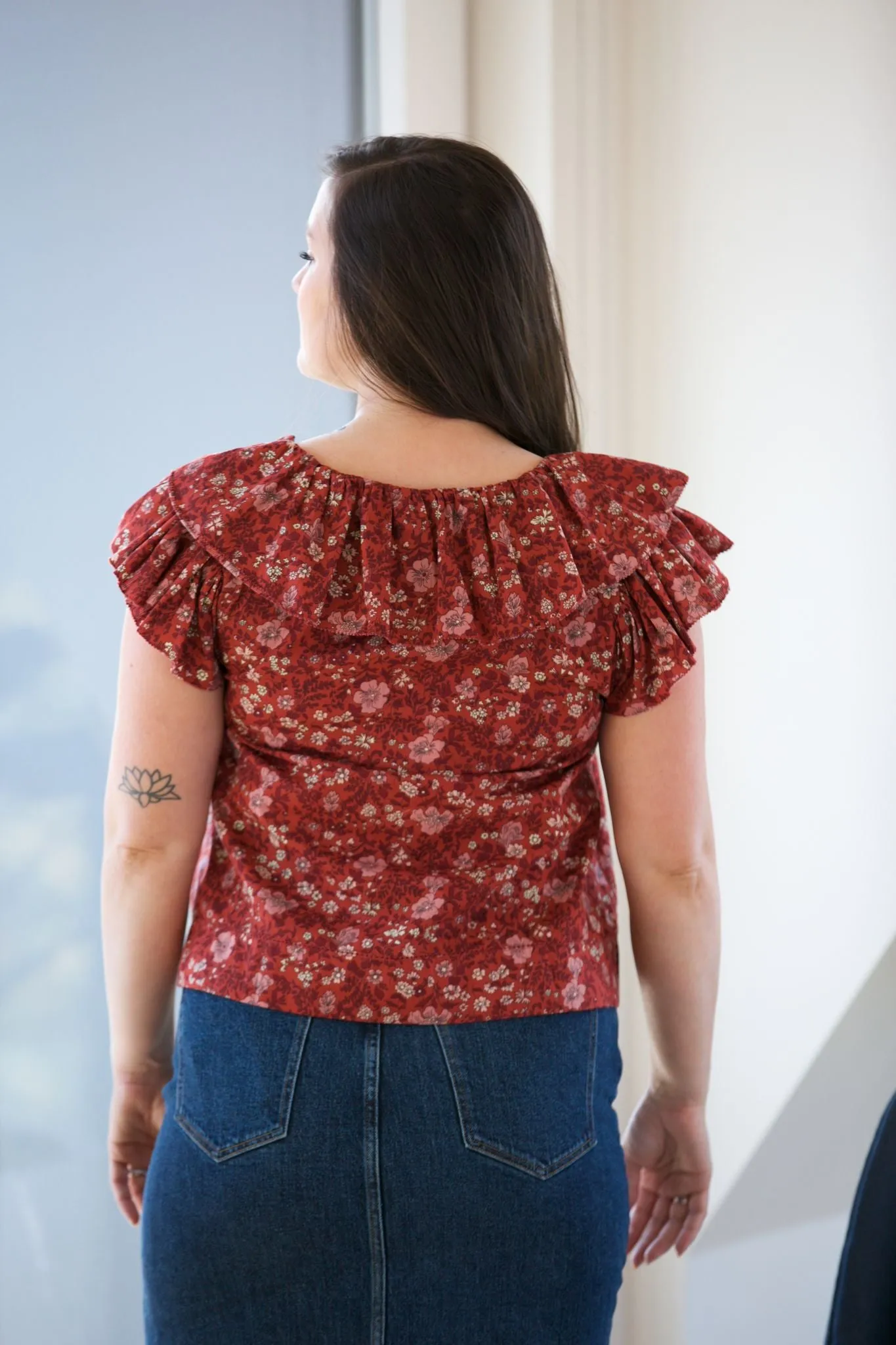 THE GREAT. The Topiary Top in Spice Mesa Floral