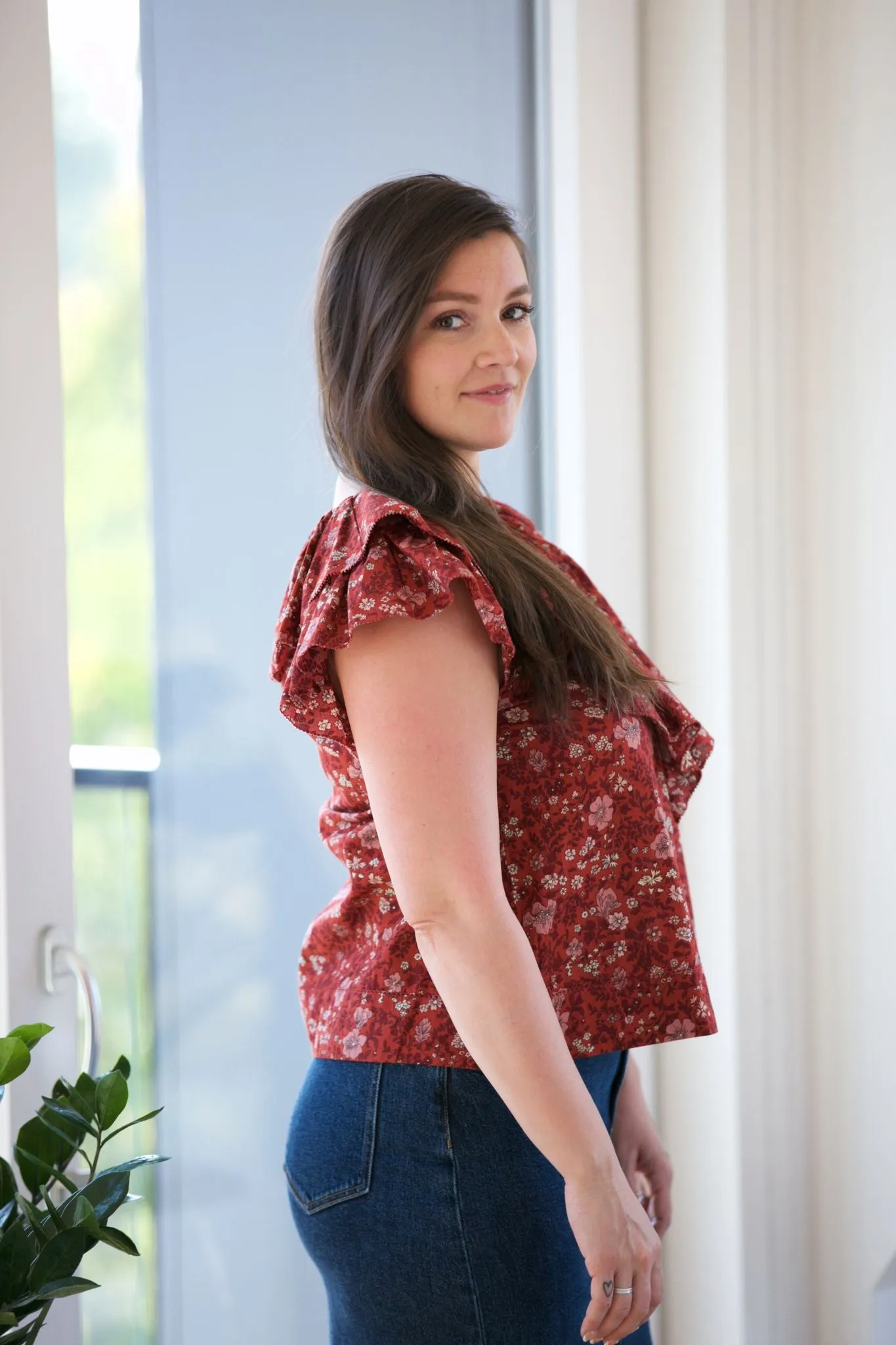 THE GREAT. The Topiary Top in Spice Mesa Floral