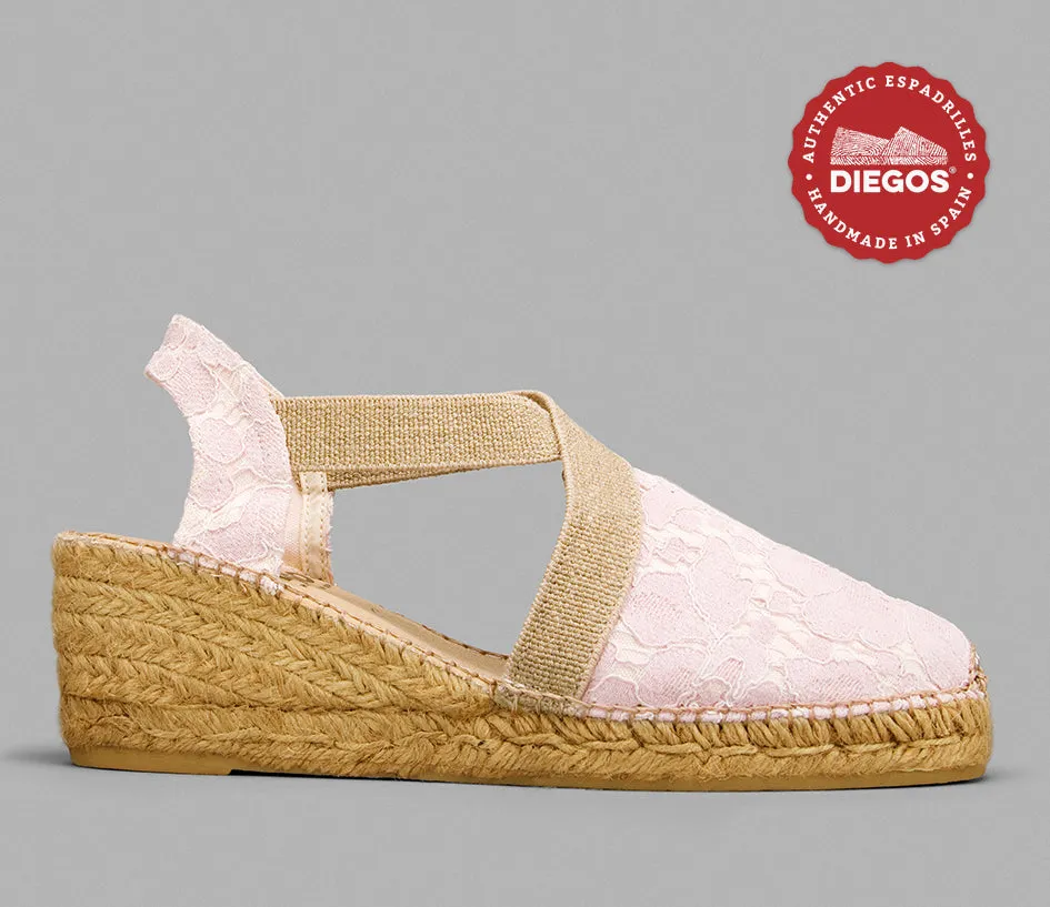 Traditional pink Belen