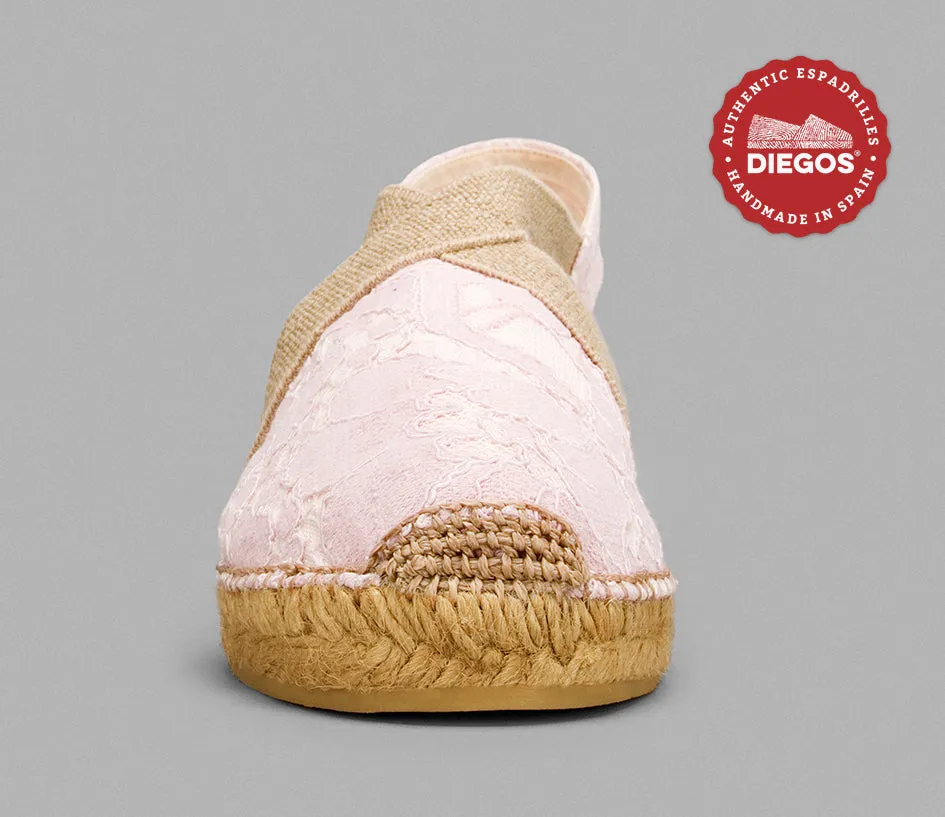 Traditional pink Belen