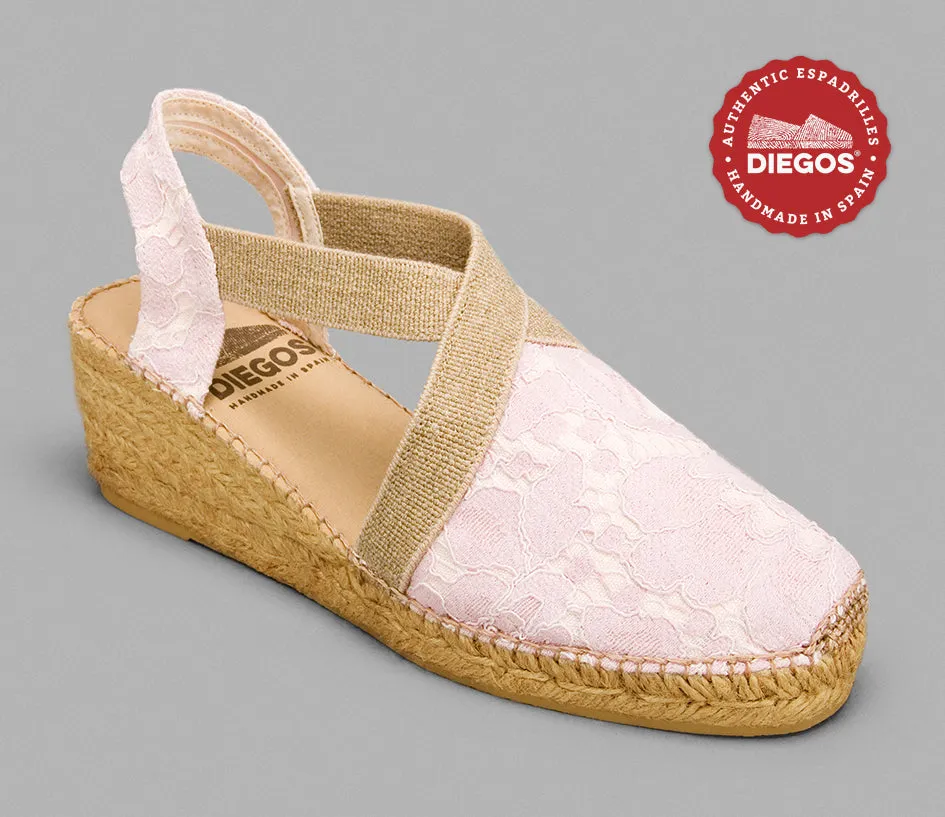 Traditional pink Belen